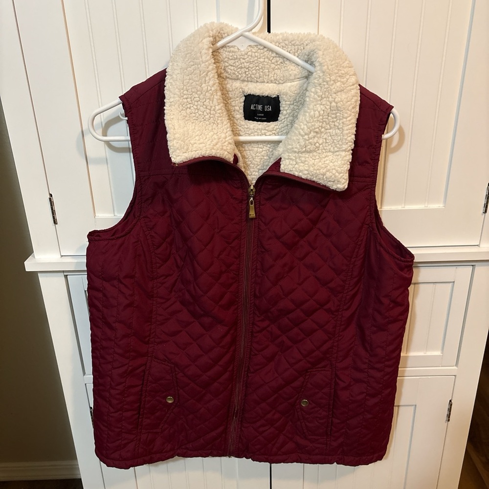 Active USA Burgundy Quilted Sherpa Lined Vest Lrg Gilet Cabincore